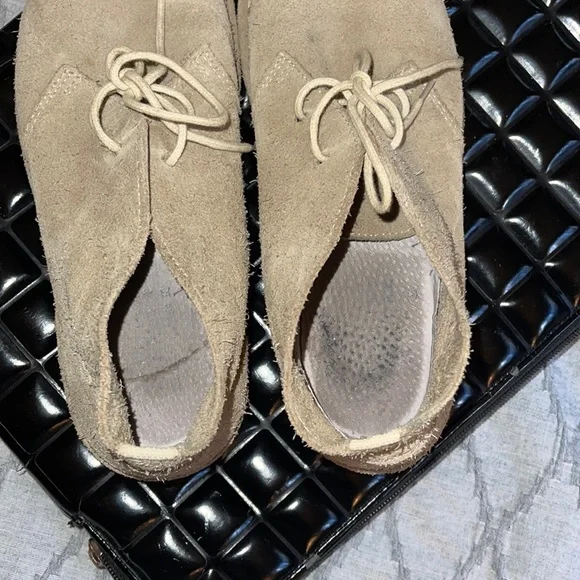 Barneys New York Suede Oxford Shoes - Picture 4 of 6